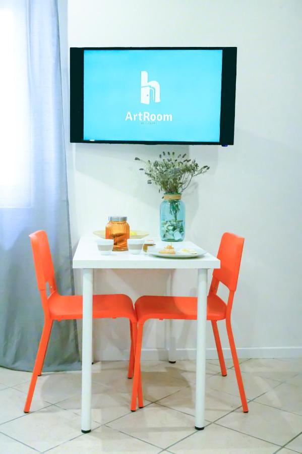 Apartment Artroom *